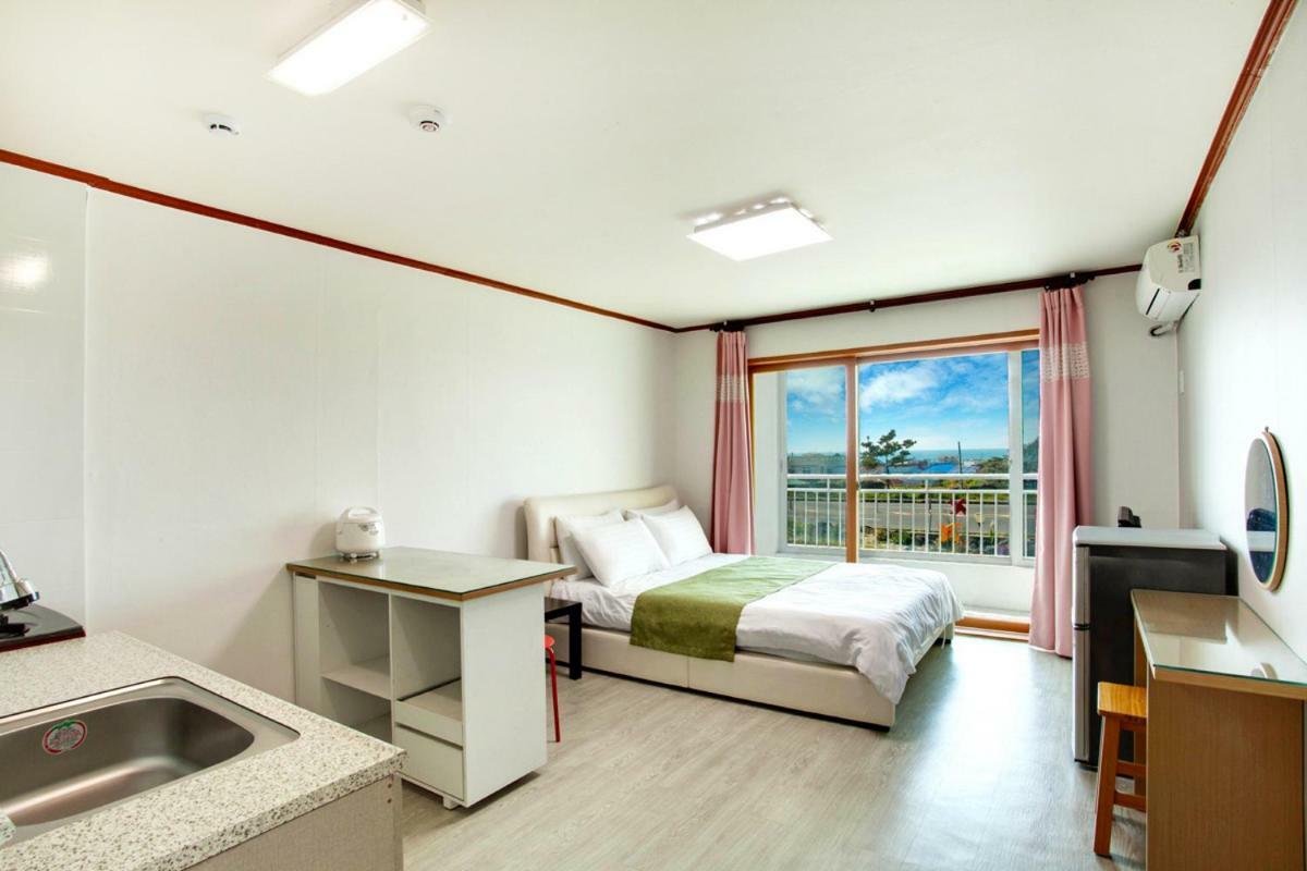 Jeju Mabin & Le Mabin Pension Exteriör bild